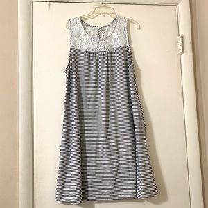 Adorable dress w pockets